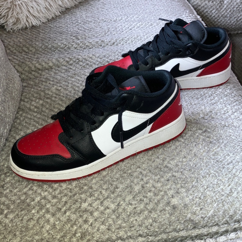 Low AirForce 1 - Picture 2 of 8